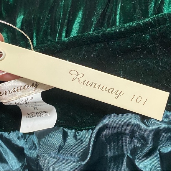 Runway 101 Maxi Skirt Women's Size Medium Emerald Green Embroidered Velvet Skirt - Picture 10 of 13